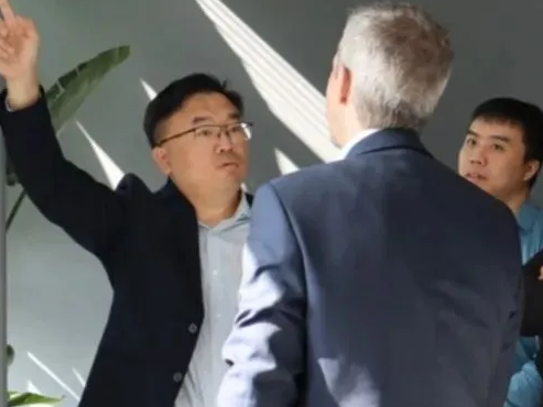 قام قادة فرع الروبوتات في اتحاد صناعة الآلات الصيني بزيارة شركتنا للقيام بجولة دراسية.